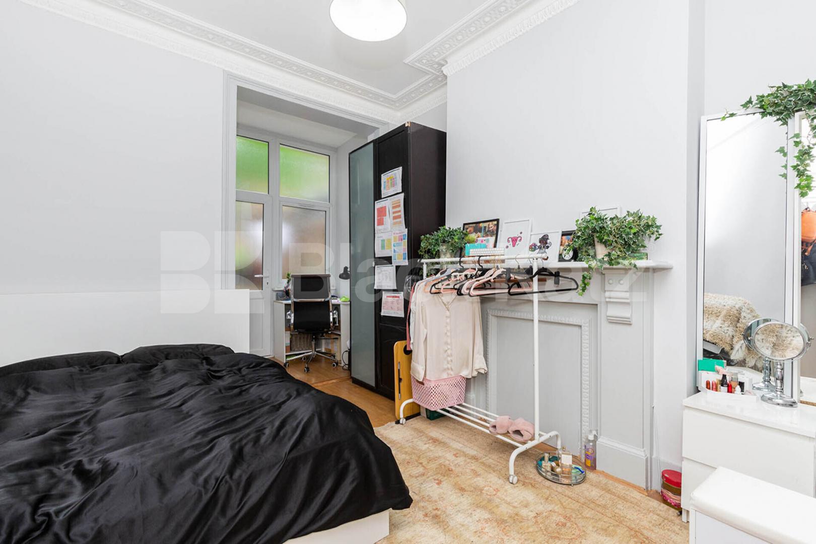 Large 6 bedroom house with 2 bathrooms and close to Archway Station Parolles Road, Archway